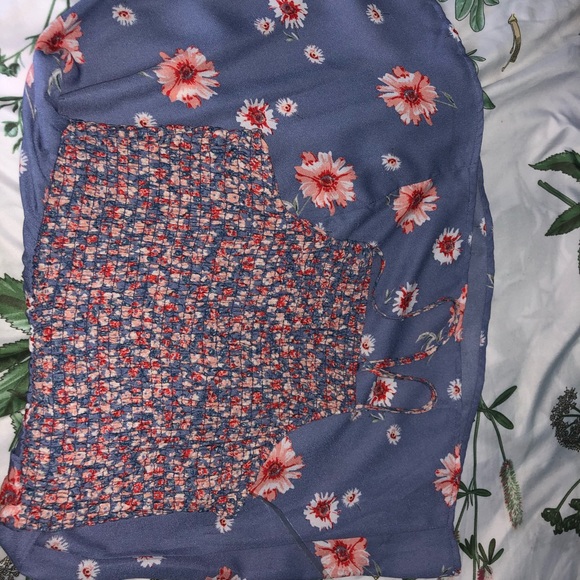 Floral spaghetti strapped dress!✨ - Picture 4 of 5